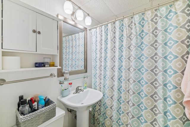 1813 Larnard Drive, Des Moines, IA 50317