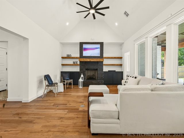 11409 S Nandina Place, Jenks, OK 74037