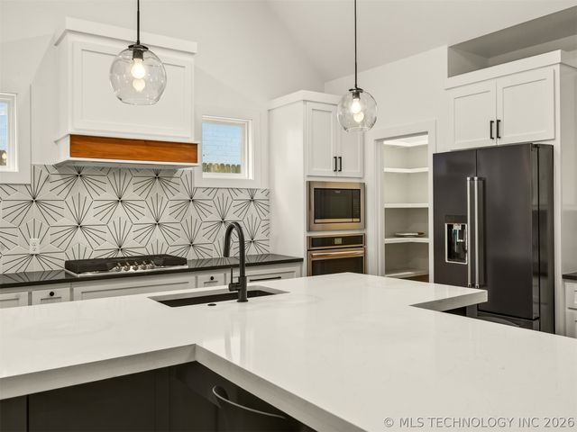11409 S Nandina Place, Jenks, OK 74037