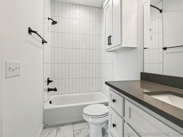 11409 S Nandina Place, Jenks, OK 74037