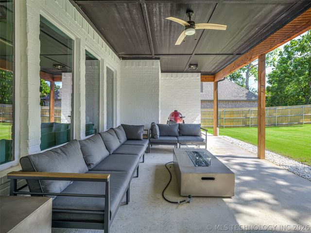 11409 S Nandina Place, Jenks, OK 74037