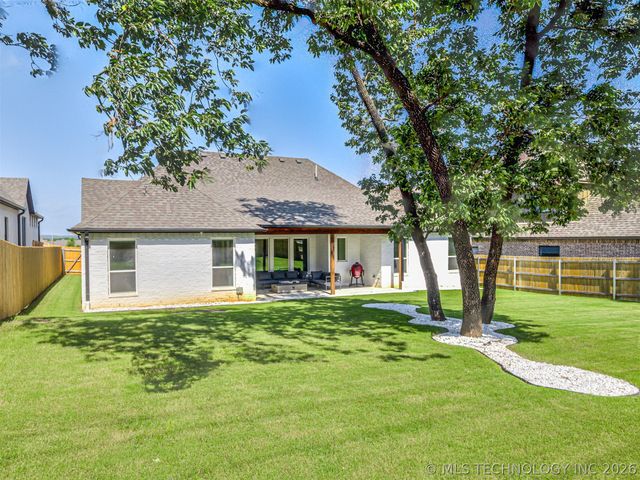 11409 S Nandina Place, Jenks, OK 74037