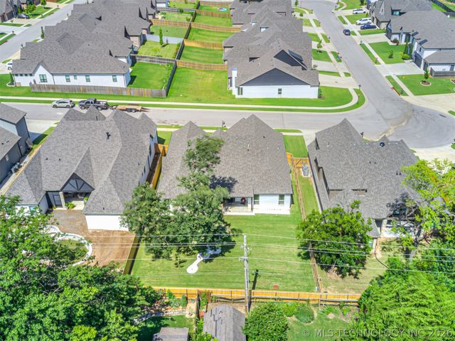 11409 S Nandina Place, Jenks, OK 74037