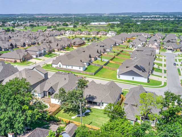 11409 S Nandina Place, Jenks, OK 74037