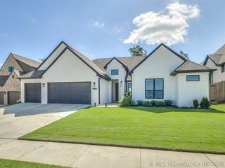 11409 S Nandina Place, Jenks, OK 74037
