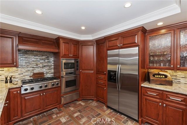 28018 Peninsula, Lake Arrowhead, CA 92352