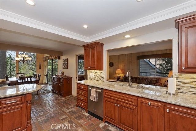 28018 Peninsula, Lake Arrowhead, CA 92352