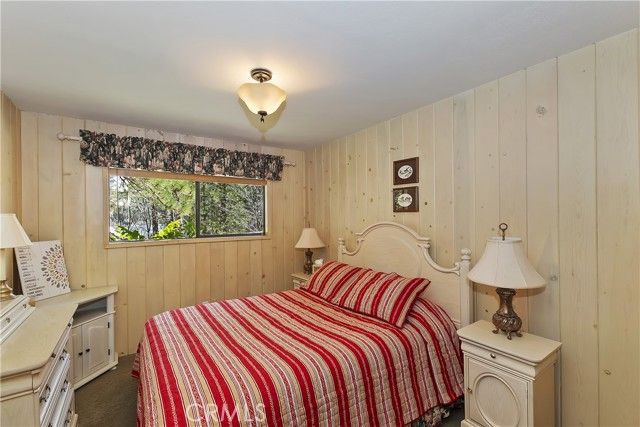 28018 Peninsula, Lake Arrowhead, CA 92352