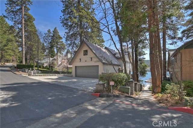 28018 Peninsula, Lake Arrowhead, CA 92352