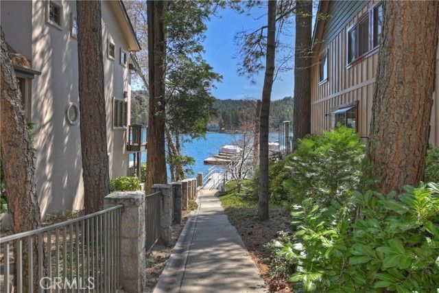 28018 Peninsula, Lake Arrowhead, CA 92352