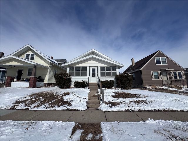 1722 B Avenue NW, Cedar Rapids, IA 52405