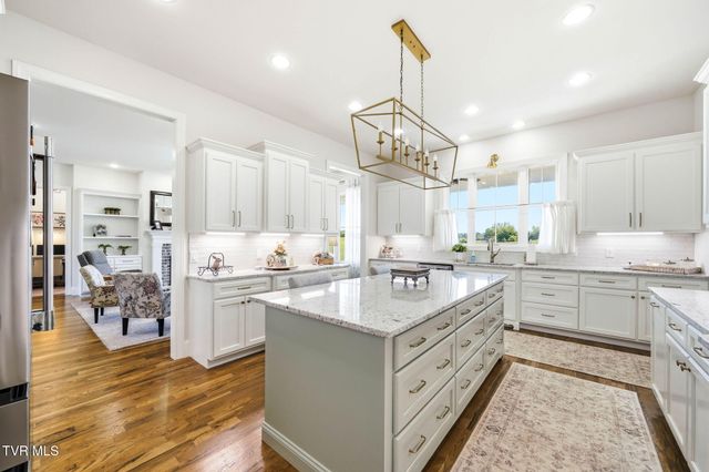 7242 Wolfe Ridge Court, Piney Flats, TN 37686