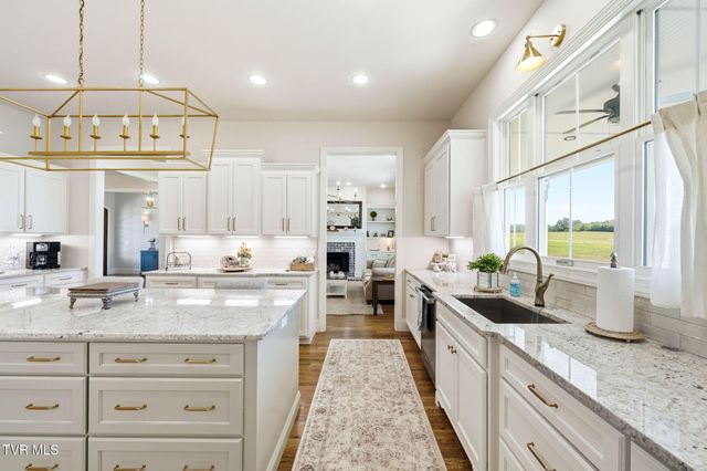 7242 Wolfe Ridge Court, Piney Flats, TN 37686