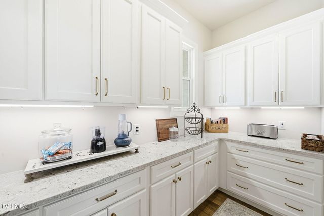 7242 Wolfe Ridge Court, Piney Flats, TN 37686