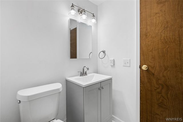 1206 Charlesgate Circle, Amherst, NY 14051