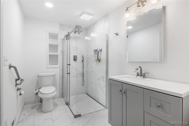 1206 Charlesgate Circle, Amherst, NY 14051