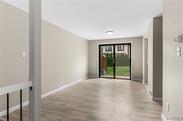 1206 Charlesgate Circle, Amherst, NY 14051