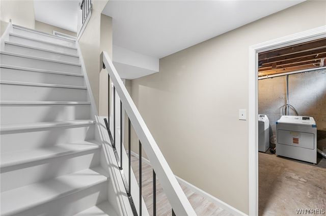 1206 Charlesgate Circle, Amherst, NY 14051