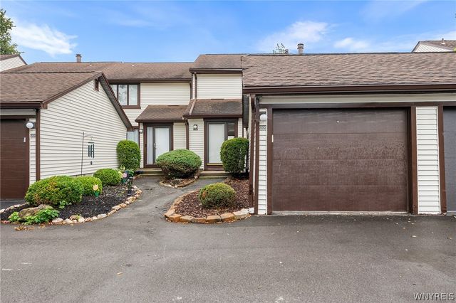 1206 Charlesgate Circle, Amherst, NY 14051