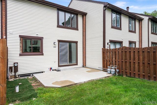 1206 Charlesgate Circle, Amherst, NY 14051
