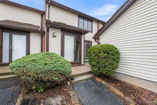 1206 Charlesgate Circle, Amherst, NY 14051