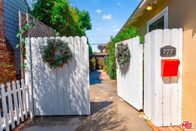 777 El Medio Avenue, Los Angeles, CA 90272
