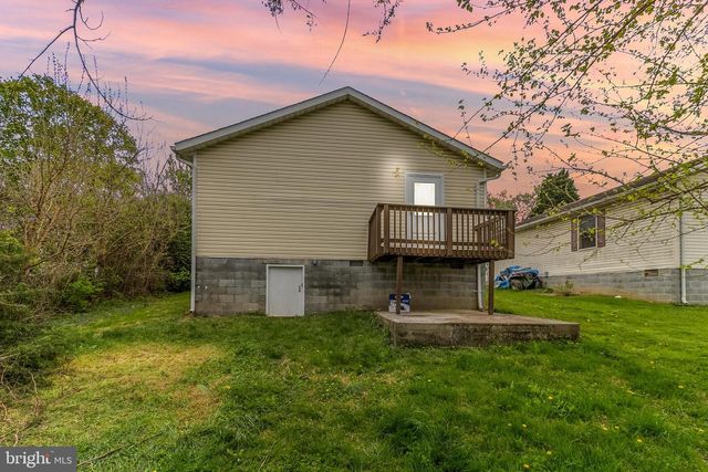 89 STATE CIR, Martinsburg, WV 25401
