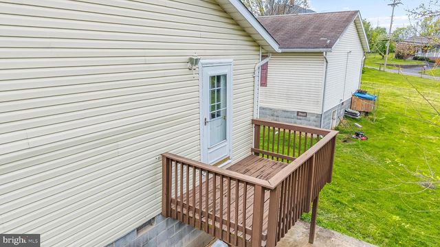 89 STATE CIR, Martinsburg, WV 25401