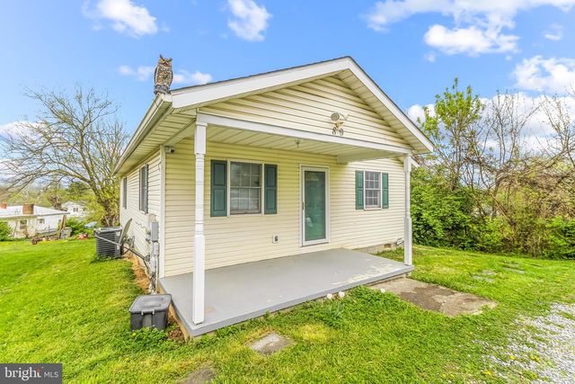89 STATE CIR, Martinsburg, WV 25401
