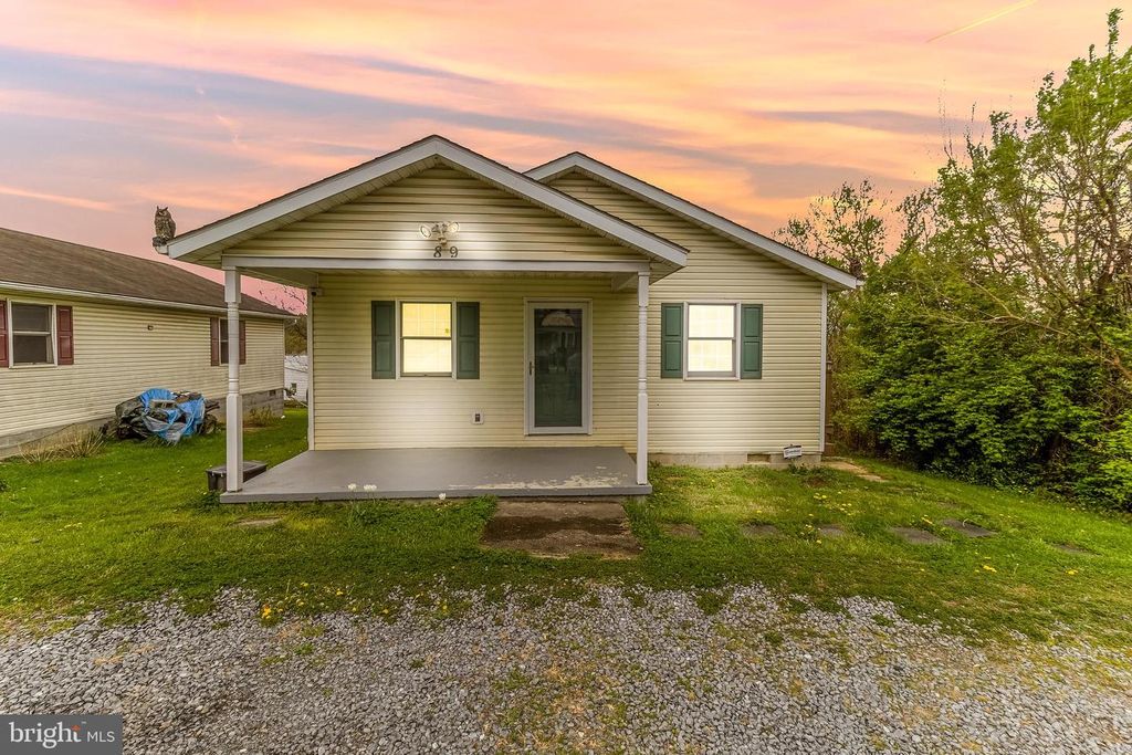89 STATE CIR, Martinsburg, WV 25401