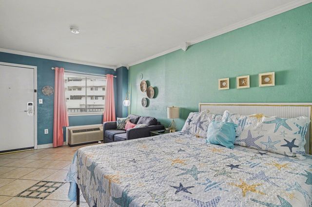 200 76th Ave N Unit 705, Myrtle Beach, SC 29572