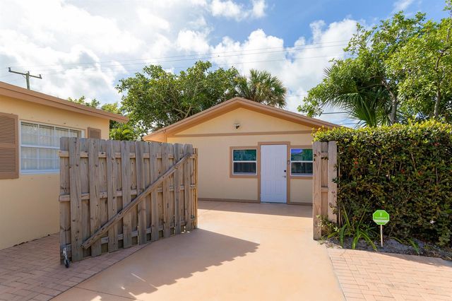 1724 37th Street, West Palm Beach, FL 33407