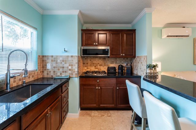 1724 37th Street, West Palm Beach, FL 33407