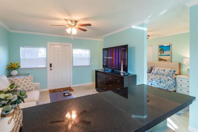 1724 37th Street, West Palm Beach, FL 33407
