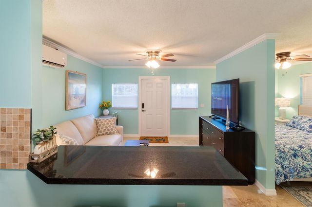 1724 37th Street, West Palm Beach, FL 33407