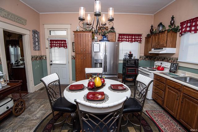 304 S 9th Street, Vincennes, IN 47591