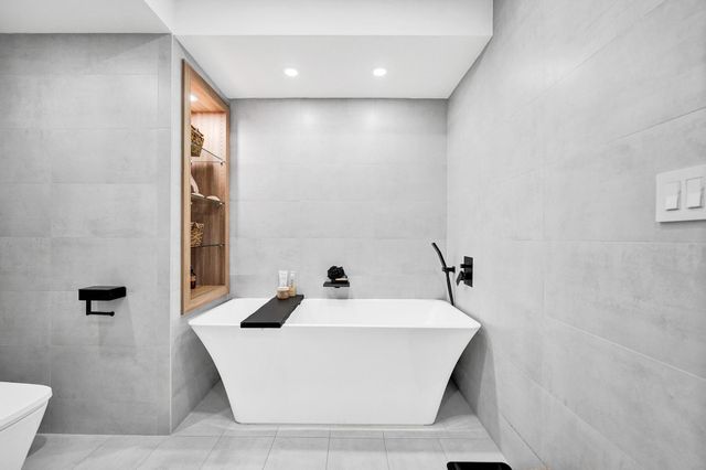 2309 NE 12th Court, Fort Lauderdale, FL 33304