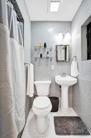 2309 NE 12th Court, Fort Lauderdale, FL 33304