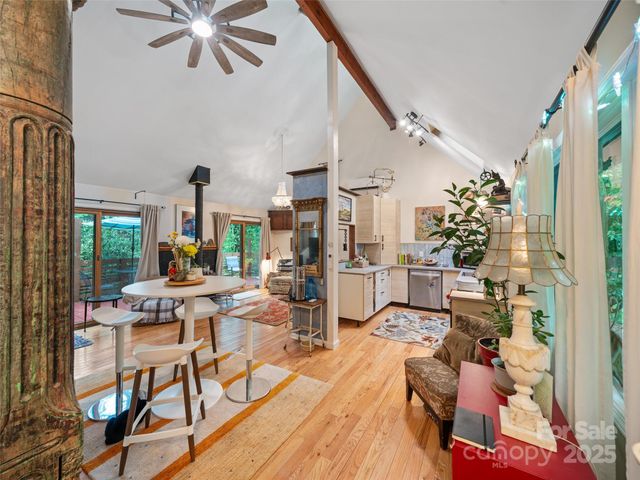 278 Mount View Drive, Burnsville, NC 28714