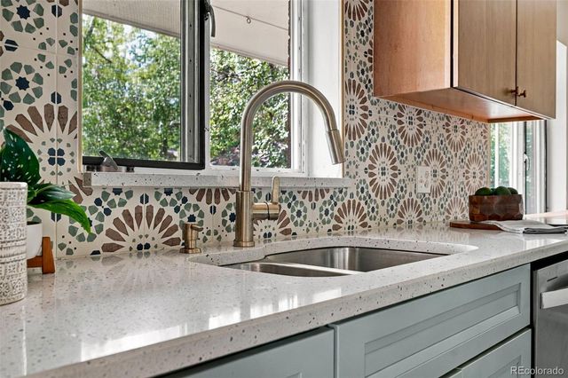 6660 W 12th Place, Lakewood, CO 80214