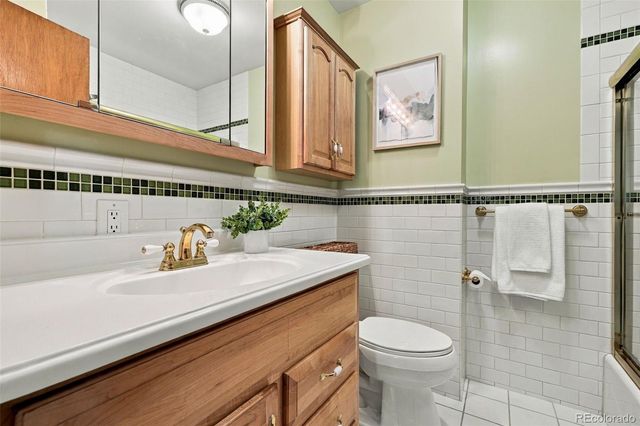6660 W 12th Place, Lakewood, CO 80214