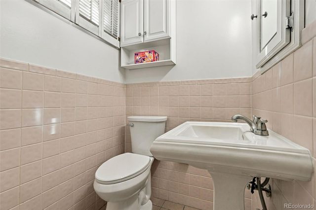 6660 W 12th Place, Lakewood, CO 80214