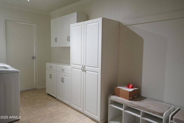 8902 E CHOLLA Street, Scottsdale, AZ 85260