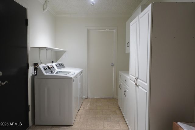 8902 E CHOLLA Street, Scottsdale, AZ 85260