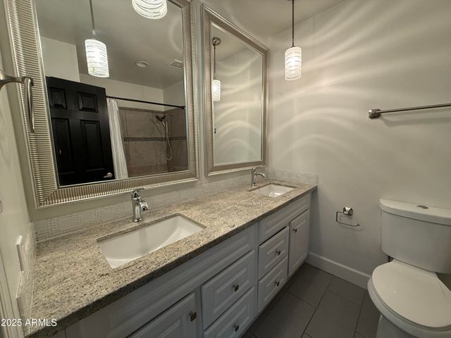 8902 E CHOLLA Street, Scottsdale, AZ 85260