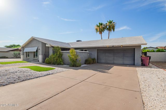 8902 E CHOLLA Street, Scottsdale, AZ 85260
