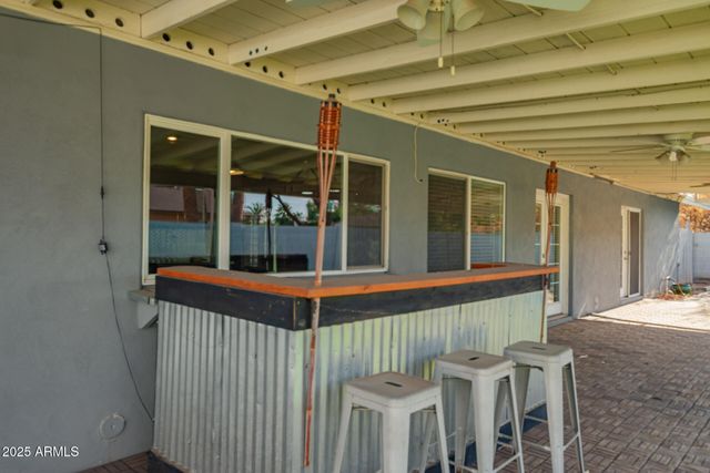 8902 E CHOLLA Street, Scottsdale, AZ 85260