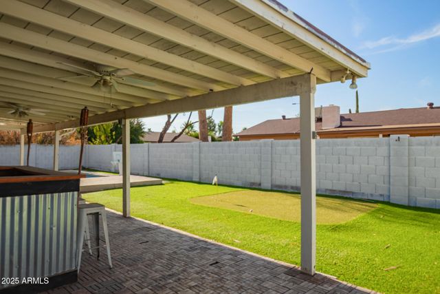 8902 E CHOLLA Street, Scottsdale, AZ 85260