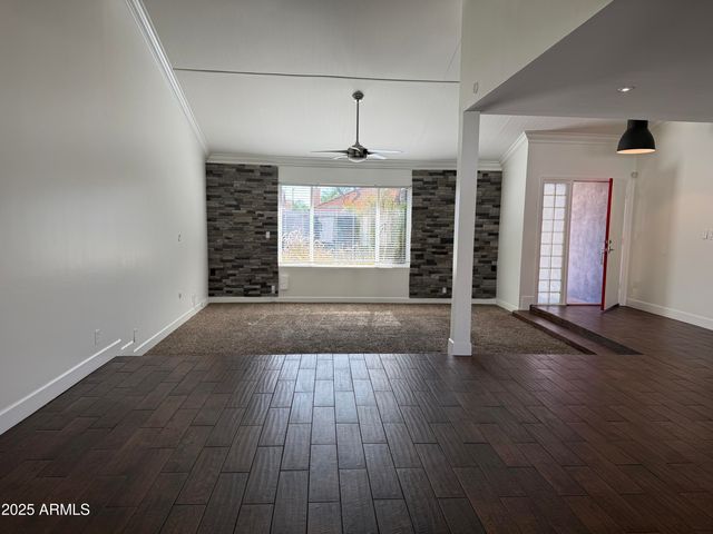 8902 E CHOLLA Street, Scottsdale, AZ 85260