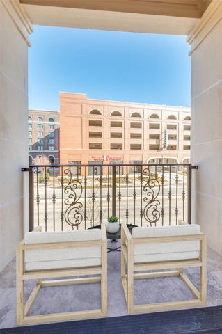 250 E Dallas Road 112, Grapevine, TX 76051